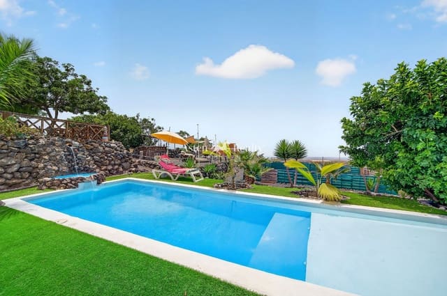 2 chambre Villa/Maison à vendre à Chio, Guía de Isora avec piscine garage - 435 000 € (Ref: 9997820)