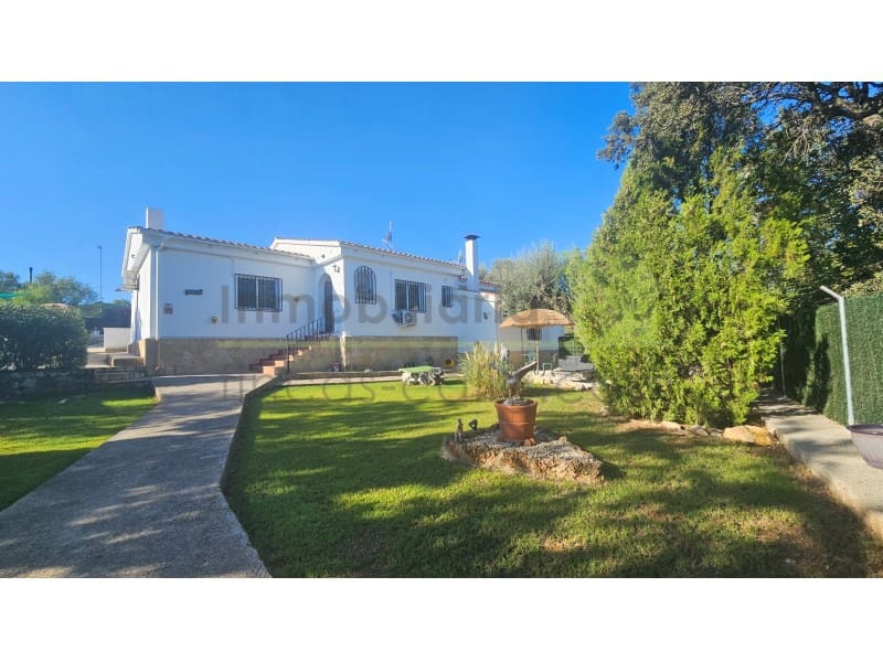 3 bedroom Villa for sale in Calig with pool - € 349,000 (Ref: 10129085)