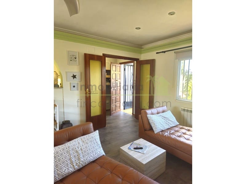 3 bedroom Villa for sale in Calig with pool - € 349,000 (Ref: 10129085)