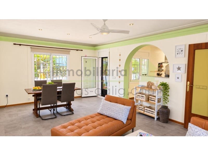 3 bedroom Villa for sale in Calig with pool - € 349,000 (Ref: 10129085)