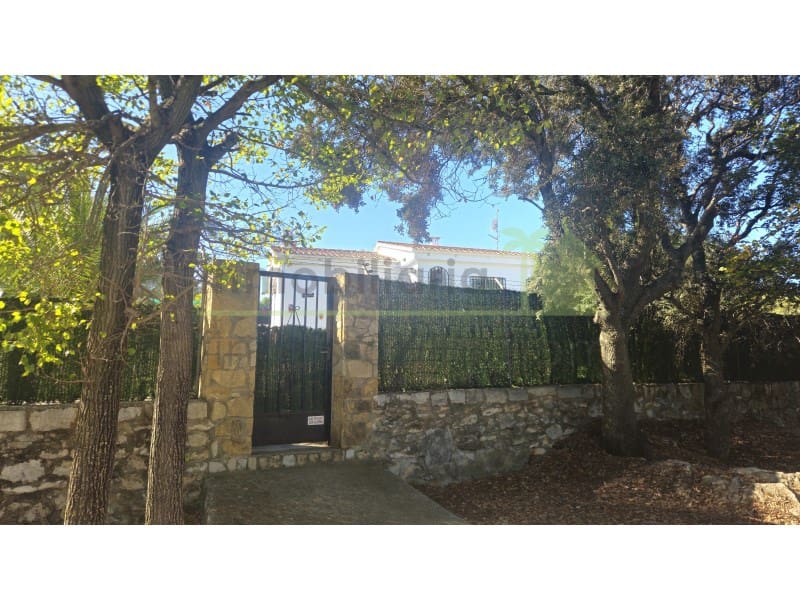 3 bedroom Villa for sale in Calig with pool - € 349,000 (Ref: 10129085)