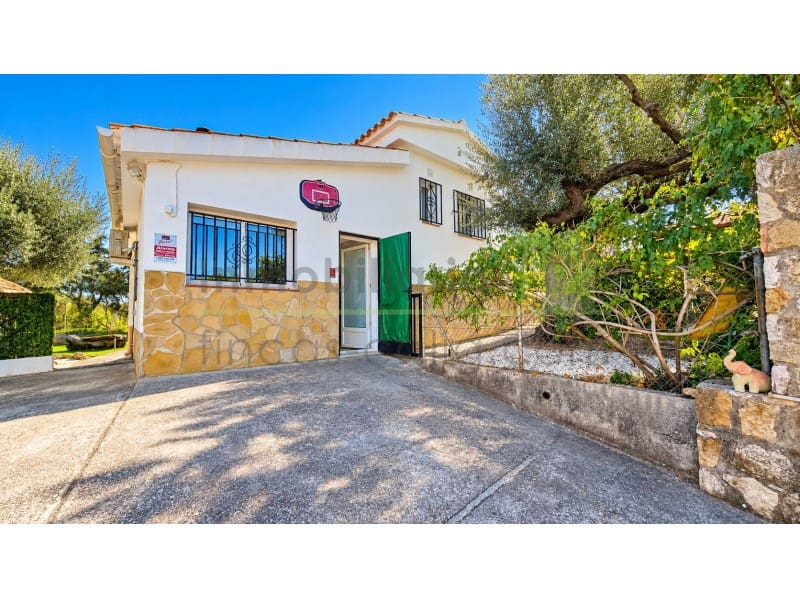 3 bedroom Villa for sale in Calig with pool - € 349,000 (Ref: 10129085)