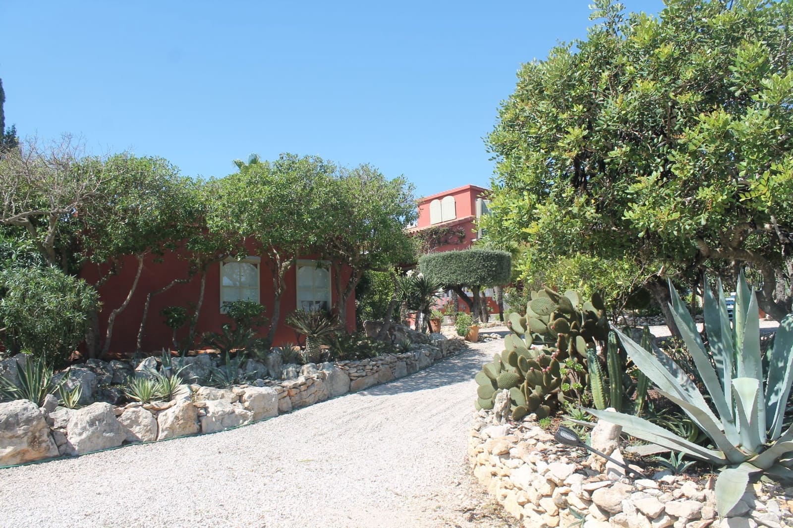 4 soverom Villa til salgs i Calig med svømmebasseng garasje - € 565 000 (Ref: 6327832)