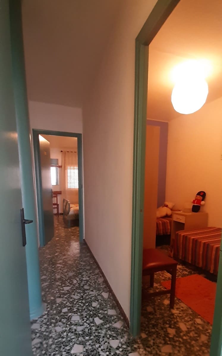 4 makuuhuone Omakotitalo myytävänä paikassa Calig - 85 000 € (Ref: 7587253)