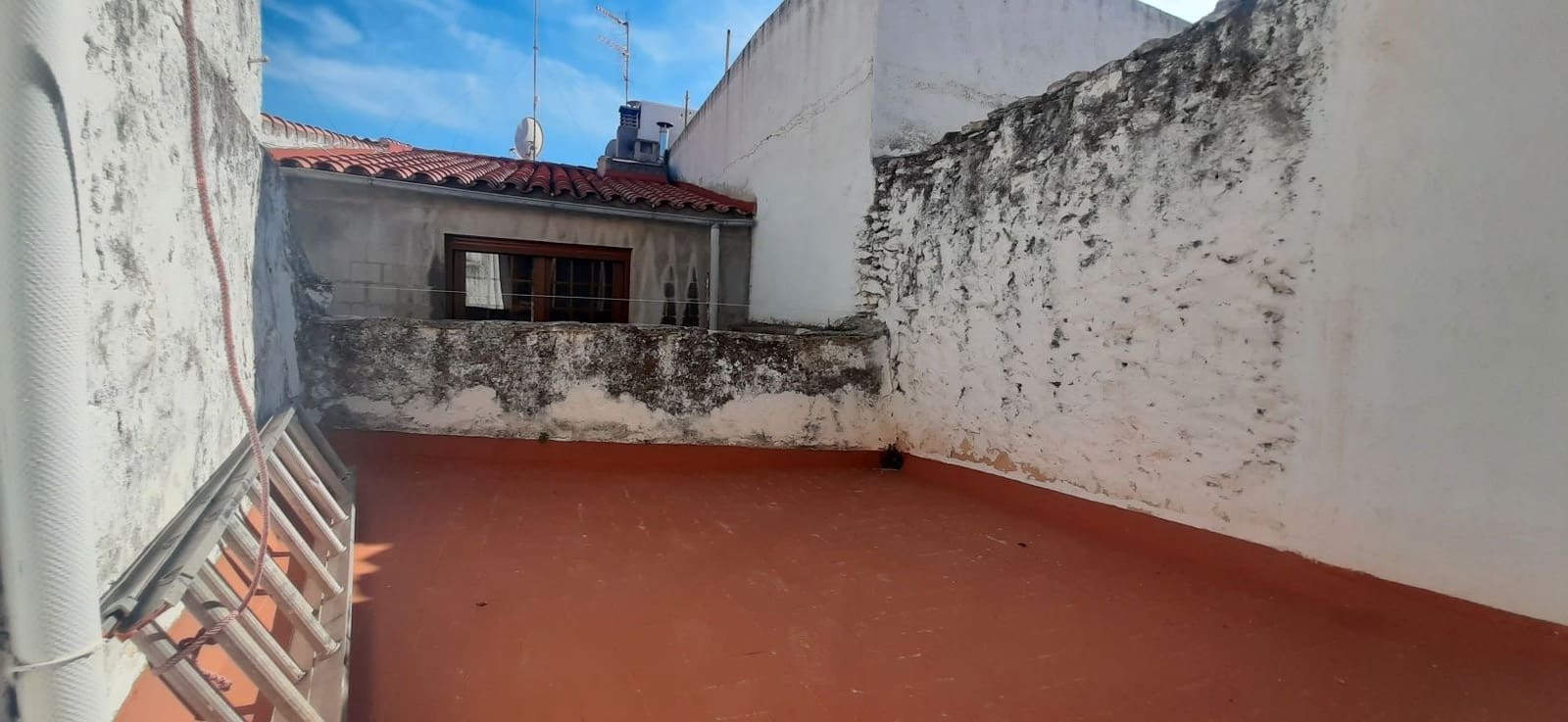 4 makuuhuone Omakotitalo myytävänä paikassa Calig - 85 000 € (Ref: 7587253)