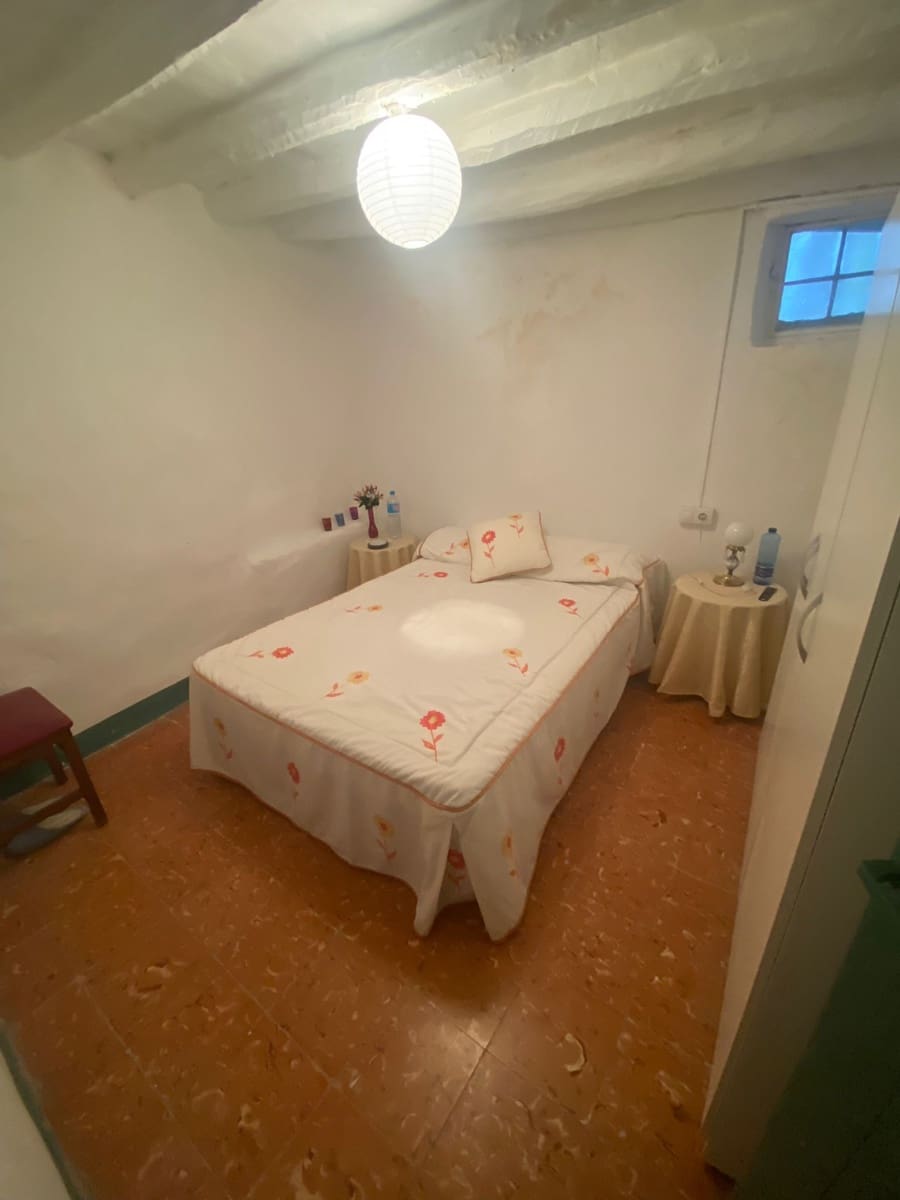 4 makuuhuone Omakotitalo myytävänä paikassa Calig - 85 000 € (Ref: 7587253)