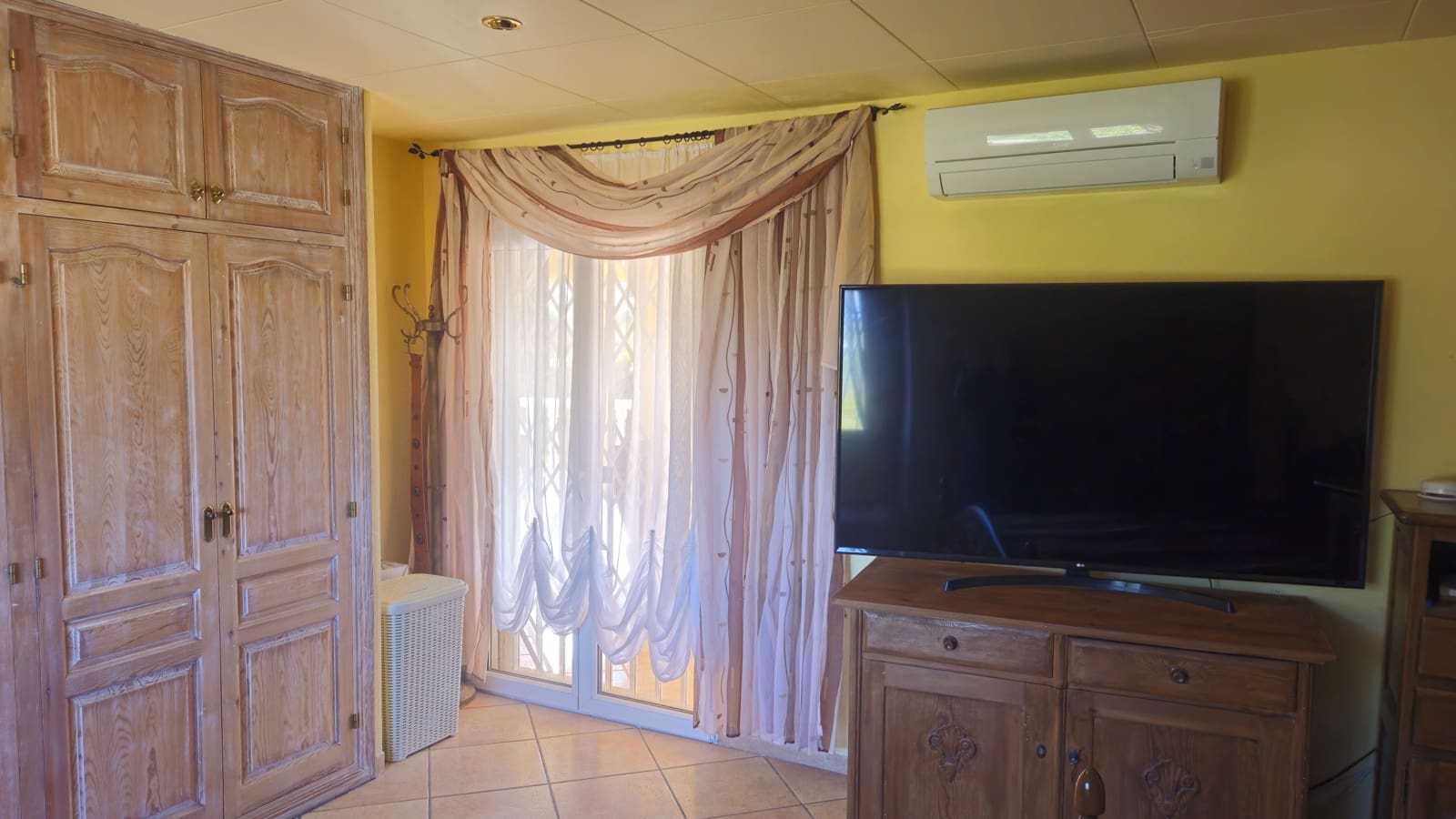 2 soverom Villa til salgs i Calig med garasje - € 375 000 (Ref: 8131740)