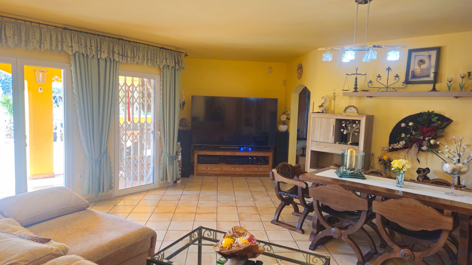 2 soverom Villa til salgs i Calig med garasje - € 375 000 (Ref: 8131740)