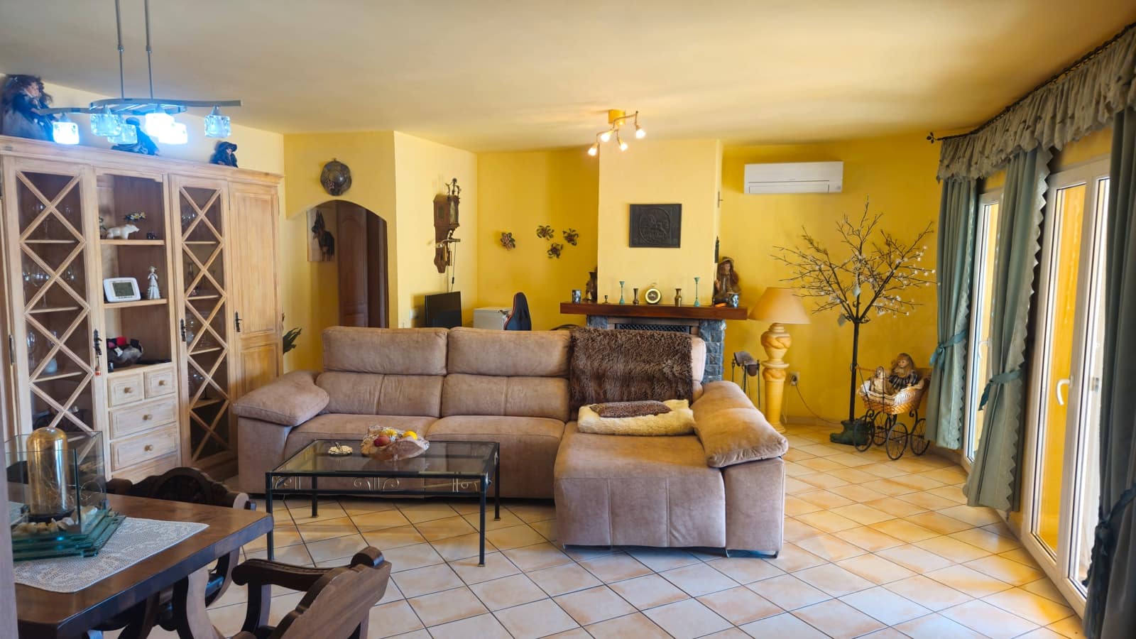 2 soverom Villa til salgs i Calig med garasje - € 375 000 (Ref: 8131740)