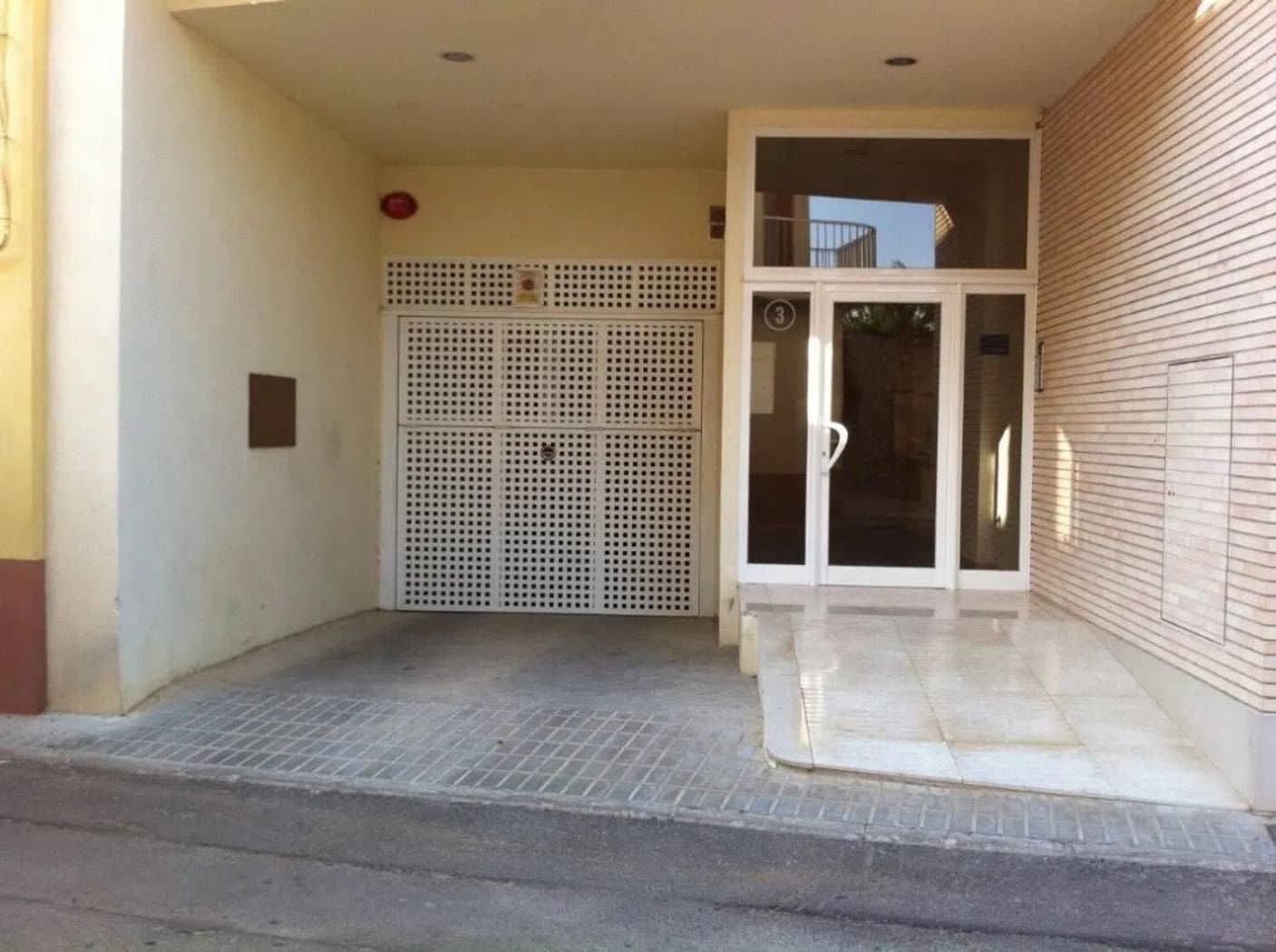 3 soveværelse Lejlighed til salg i Calig med garage - € 120.000 (Ref: 8730865)