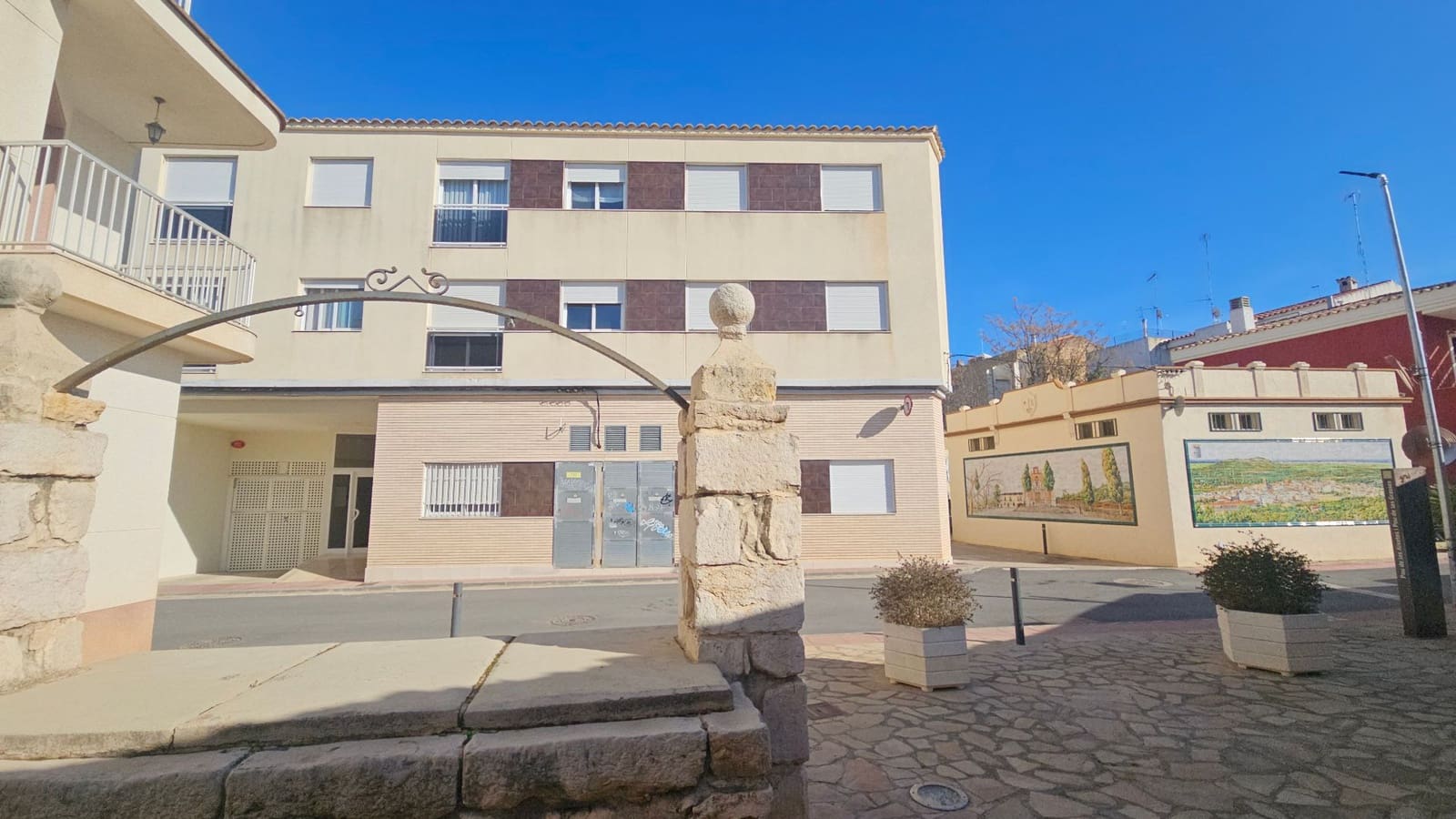 3 soveværelse Lejlighed til salg i Calig med garage - € 120.000 (Ref: 8730865)