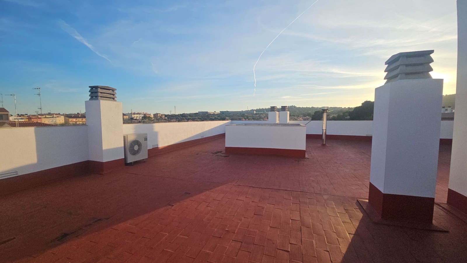 3 soveværelse Lejlighed til salg i Calig med garage - € 120.000 (Ref: 8730865)