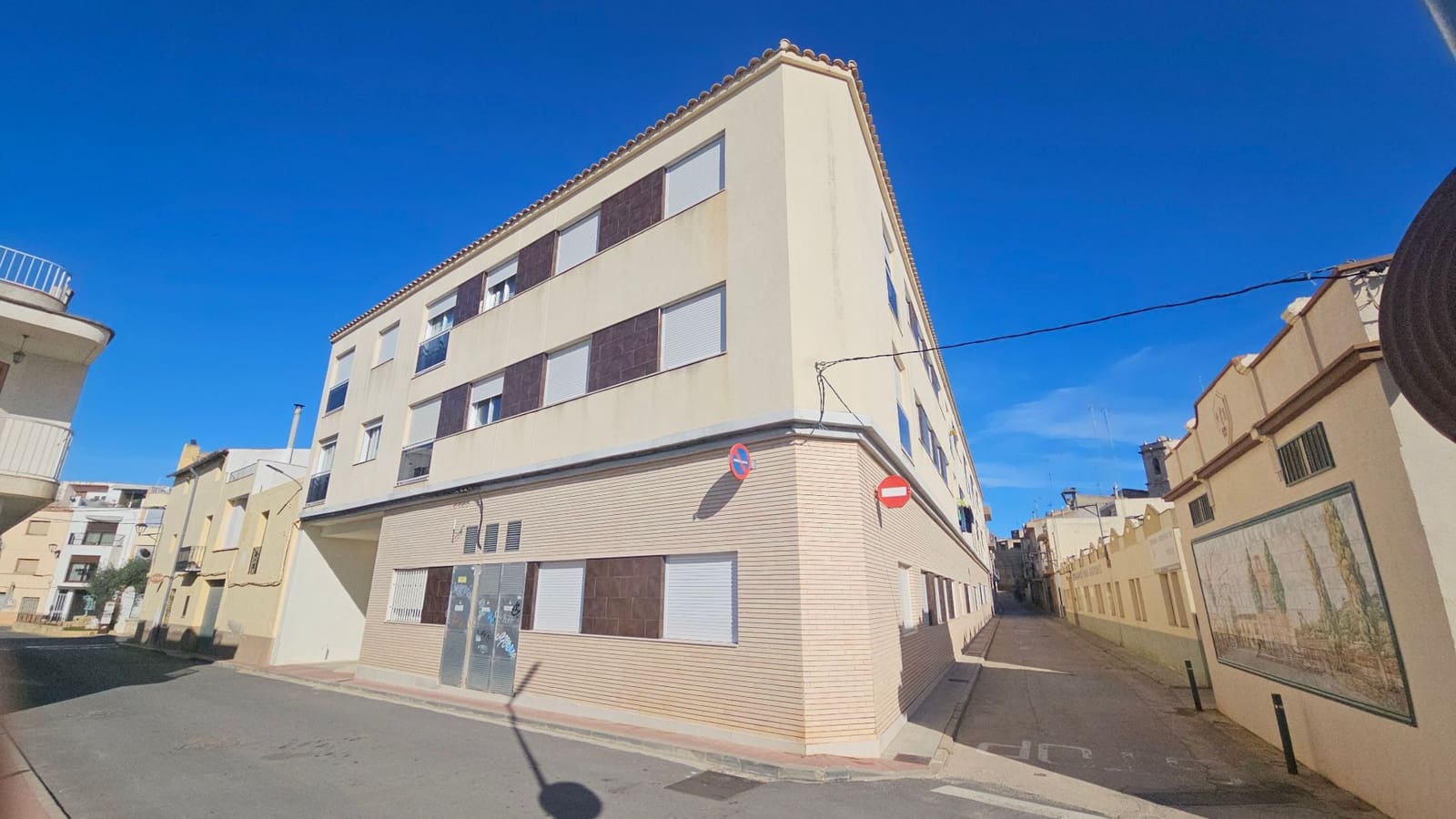 3 soveværelse Lejlighed til salg i Calig med garage - € 120.000 (Ref: 8730865)