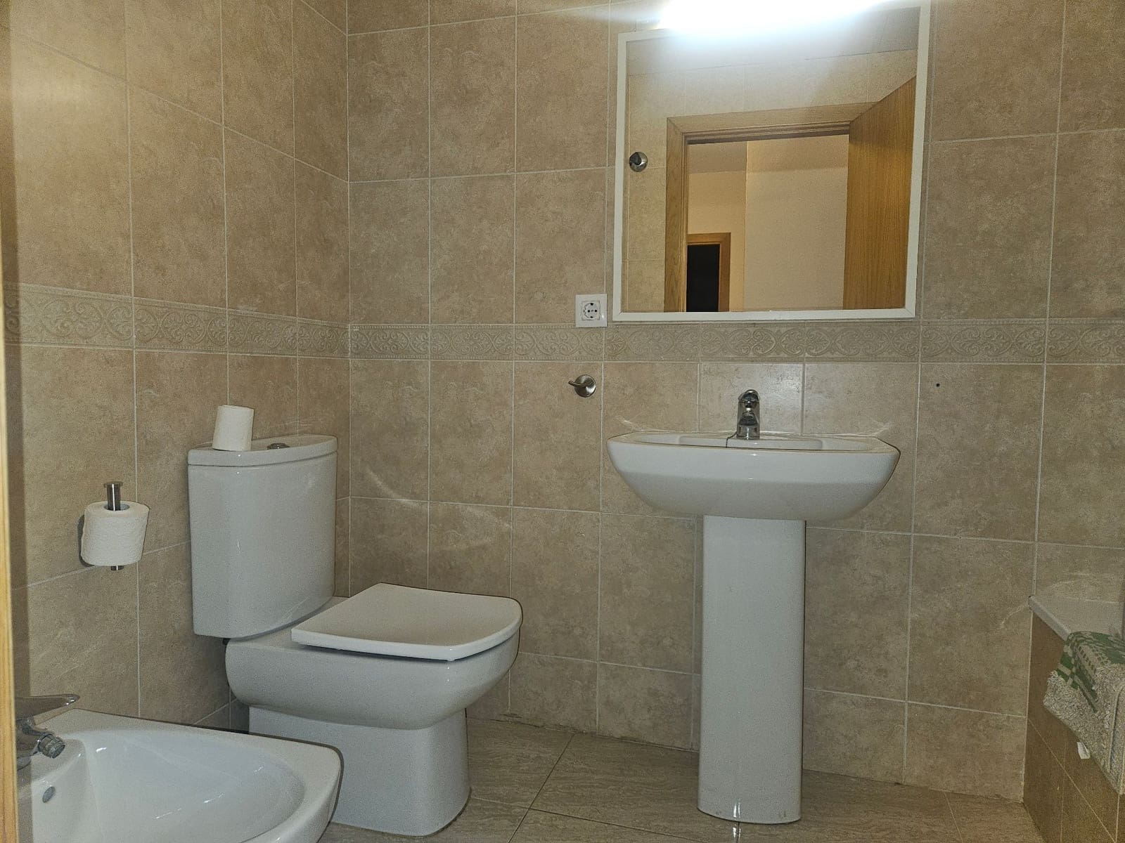 3 soveværelse Lejlighed til salg i Calig med garage - € 120.000 (Ref: 8730865)