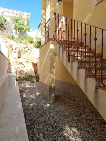 3 soverom Kjedet enebolig til salgs i Peñíscola med svømmebasseng garasje - € 240 000 (Ref: 8811029)