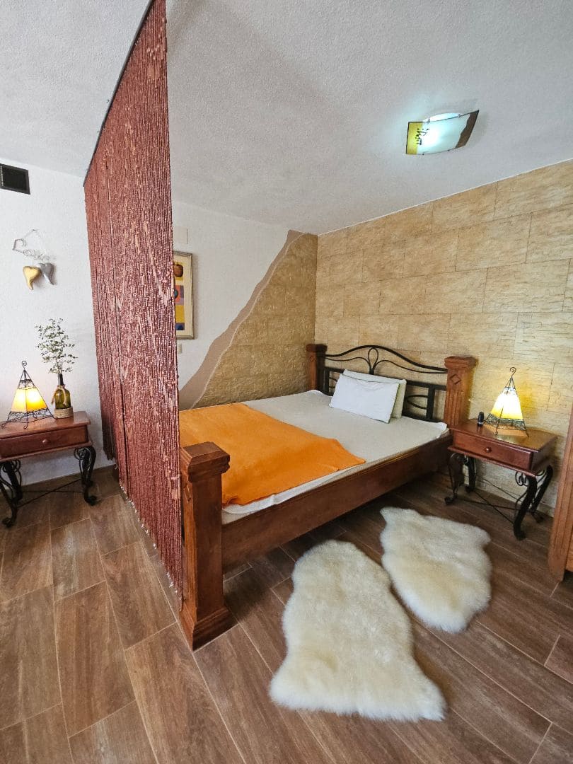 4 soveværelse Finca/Landehus til salg i Calig med swimmingpool garage - € 585.000 (Ref: 8939664)