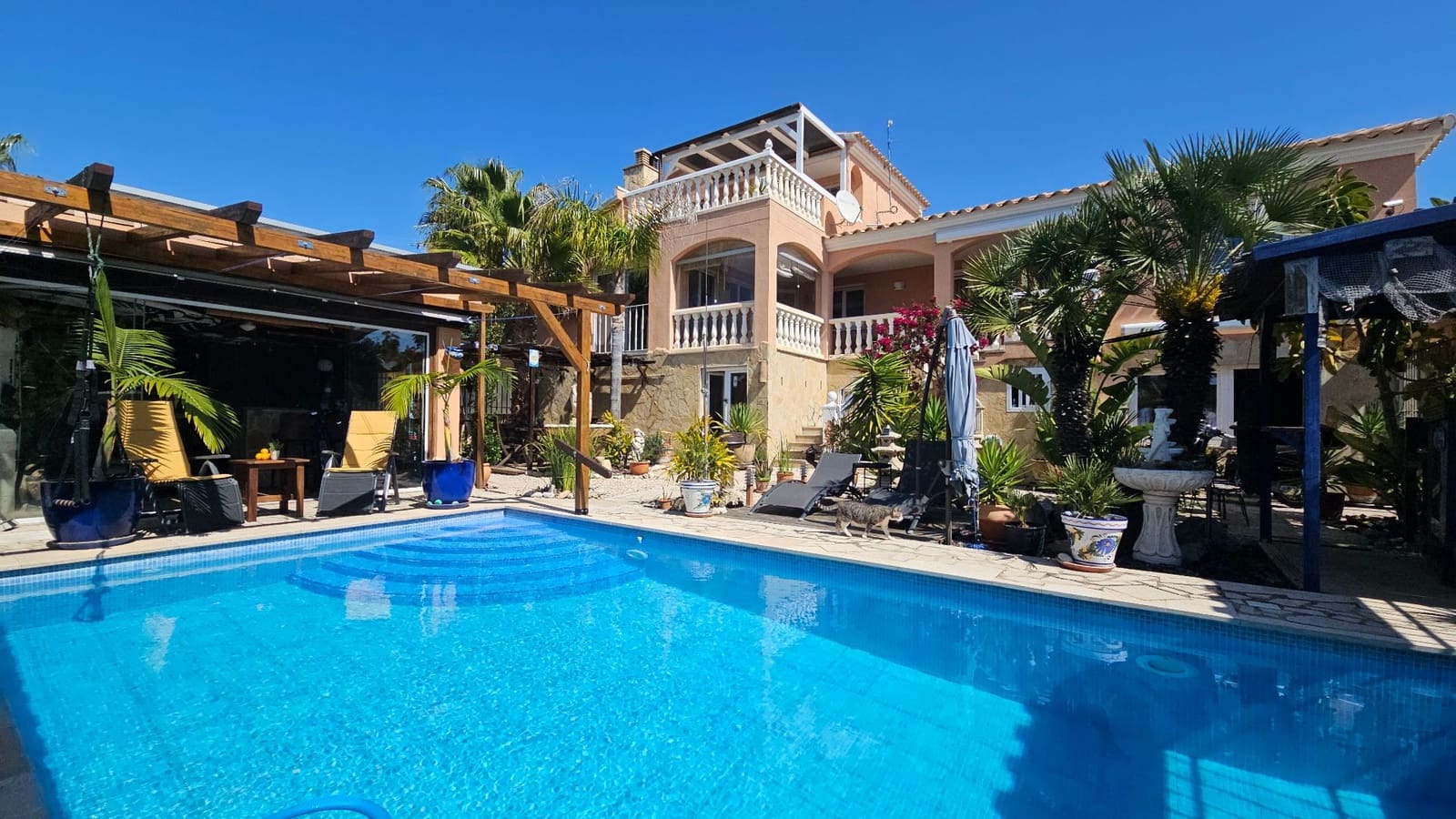 4 soveværelse Finca/Landehus til salg i Calig med swimmingpool garage - € 585.000 (Ref: 8939664)