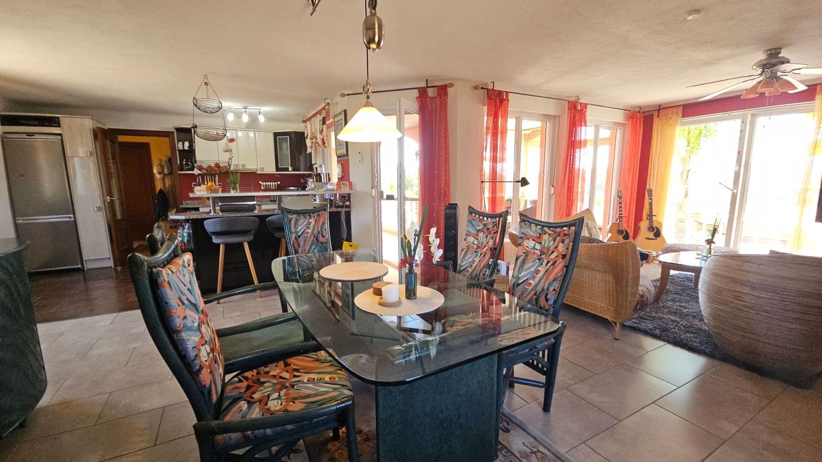 4 soveværelse Finca/Landehus til salg i Calig med swimmingpool garage - € 585.000 (Ref: 8939664)