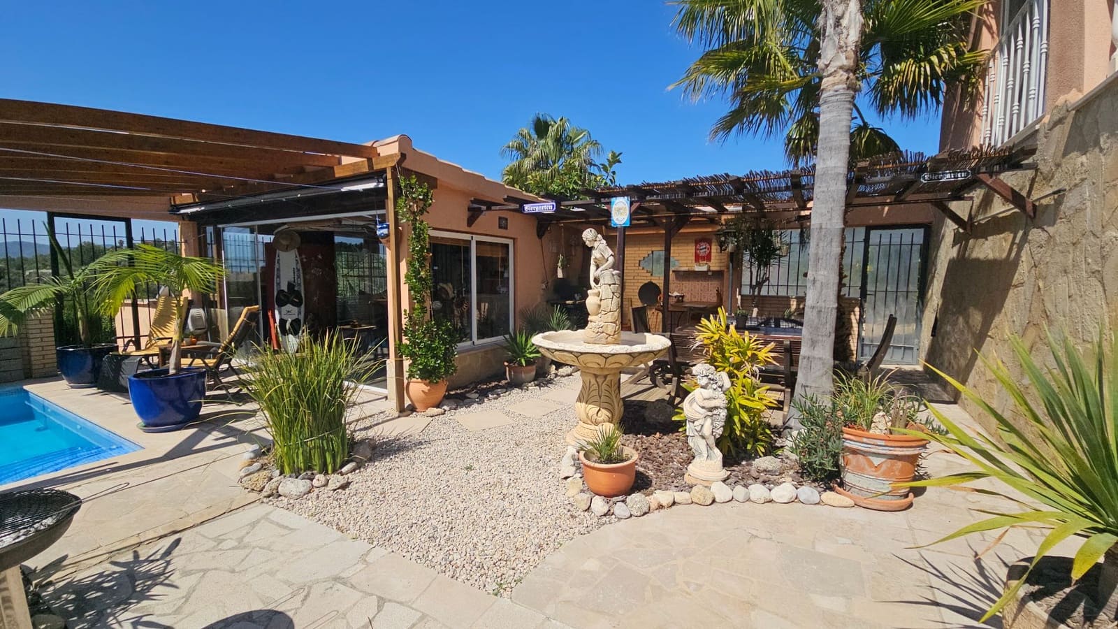 4 soveværelse Finca/Landehus til salg i Calig med swimmingpool garage - € 585.000 (Ref: 8939664)