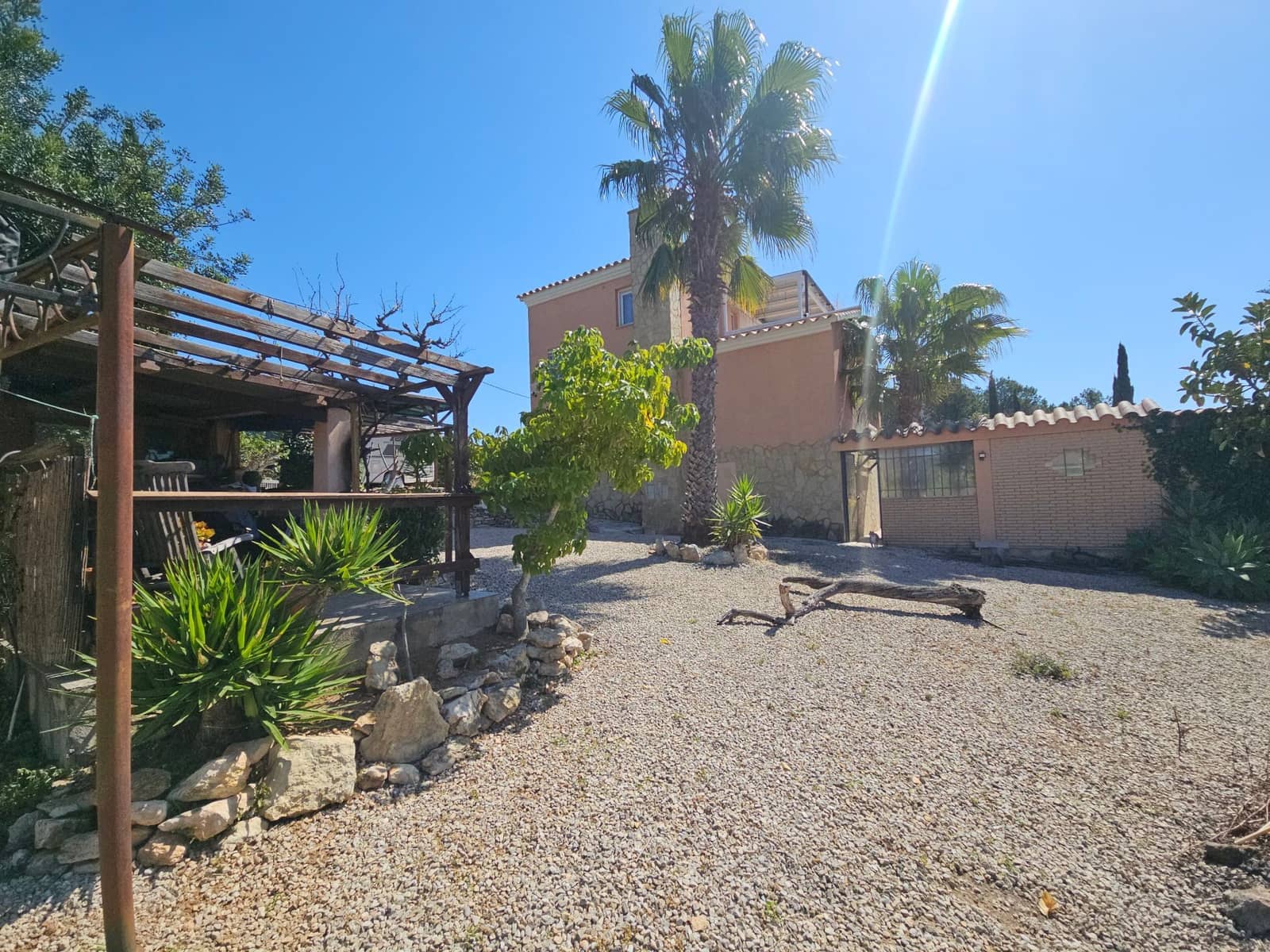 4 soveværelse Finca/Landehus til salg i Calig med swimmingpool garage - € 585.000 (Ref: 8939664)