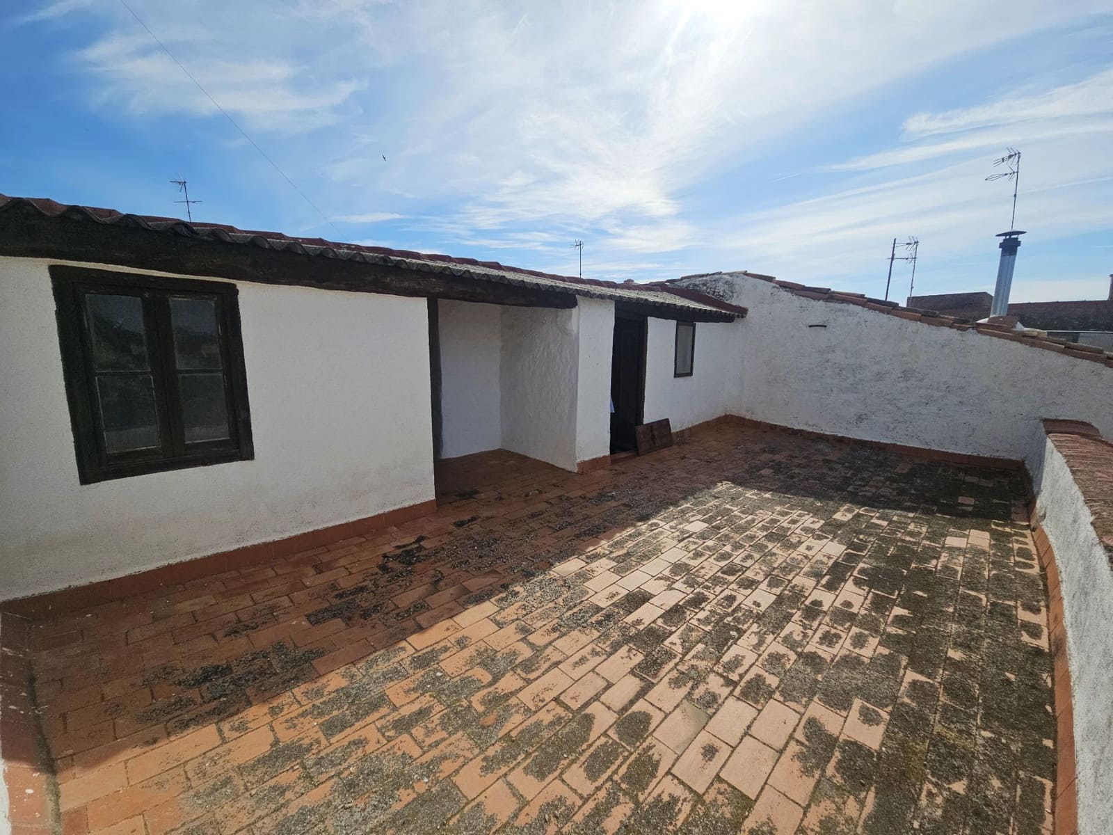 7 soverom Hotell til salgs i Calig med garasje - € 170 000 (Ref: 8951651)