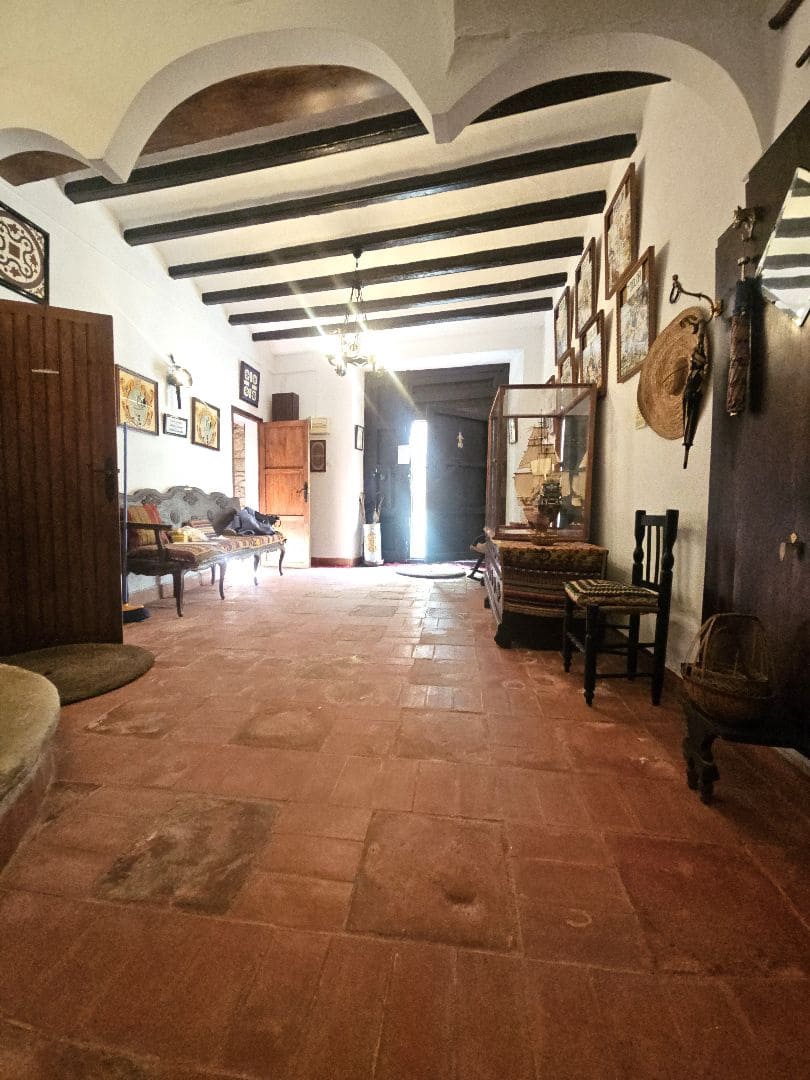 7 soverom Hotell til salgs i Calig med garasje - € 170 000 (Ref: 8951651)