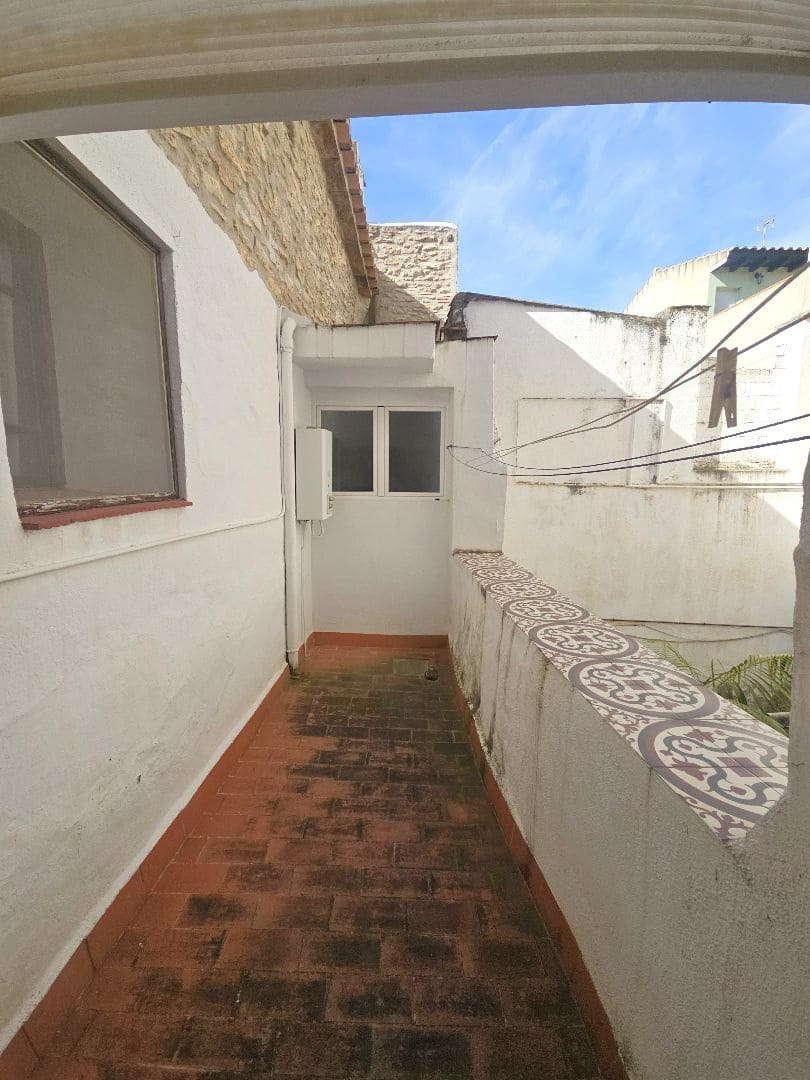 7 soverom Hotell til salgs i Calig med garasje - € 170 000 (Ref: 8951651)