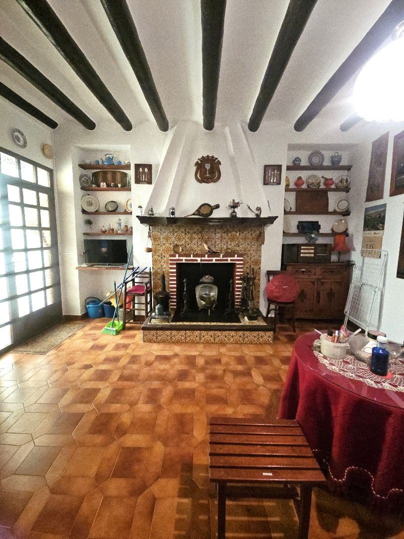 7 soverom Hotell til salgs i Calig med garasje - € 170 000 (Ref: 8951651)