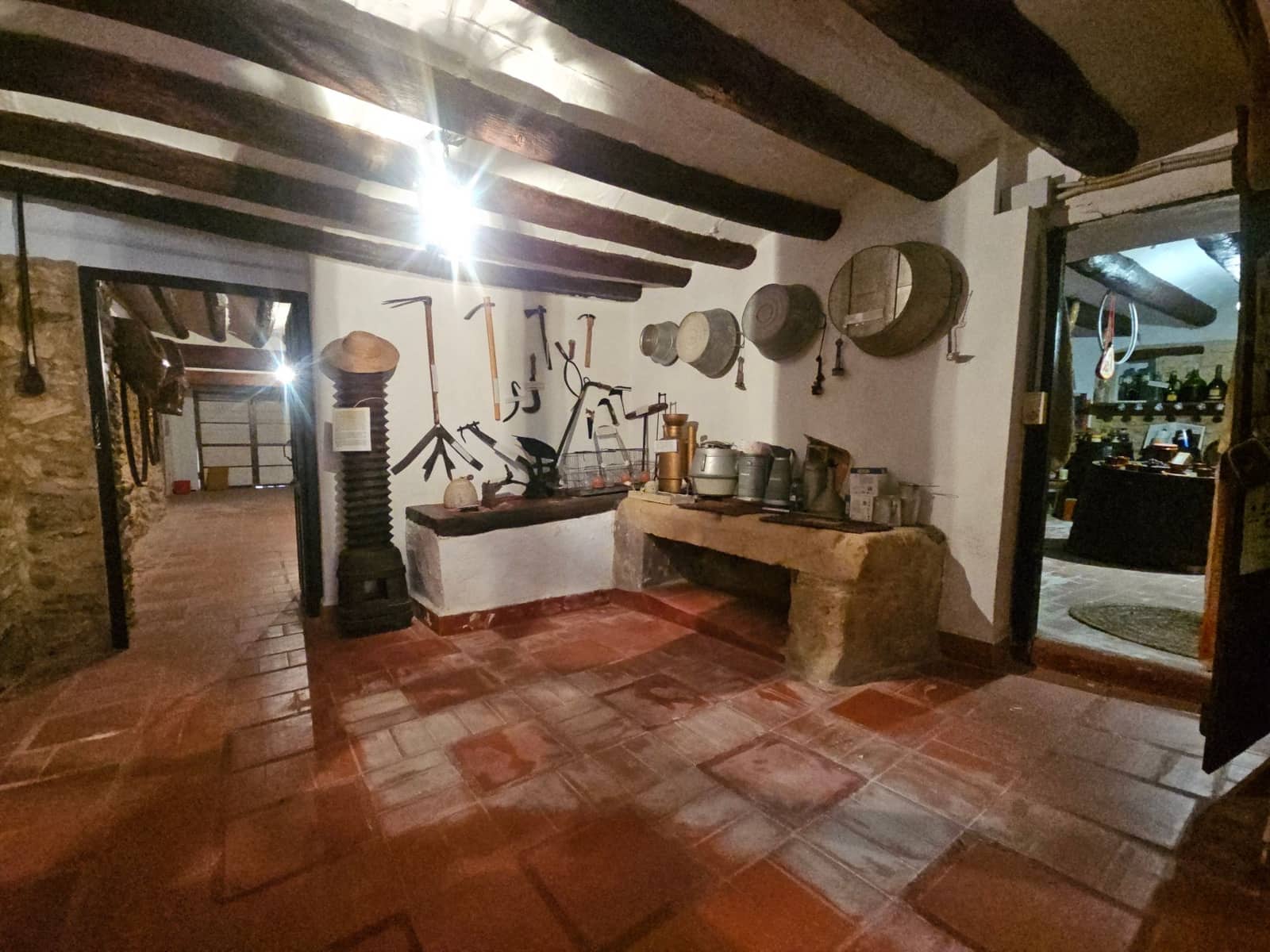 7 soverom Hotell til salgs i Calig med garasje - € 170 000 (Ref: 8951651)