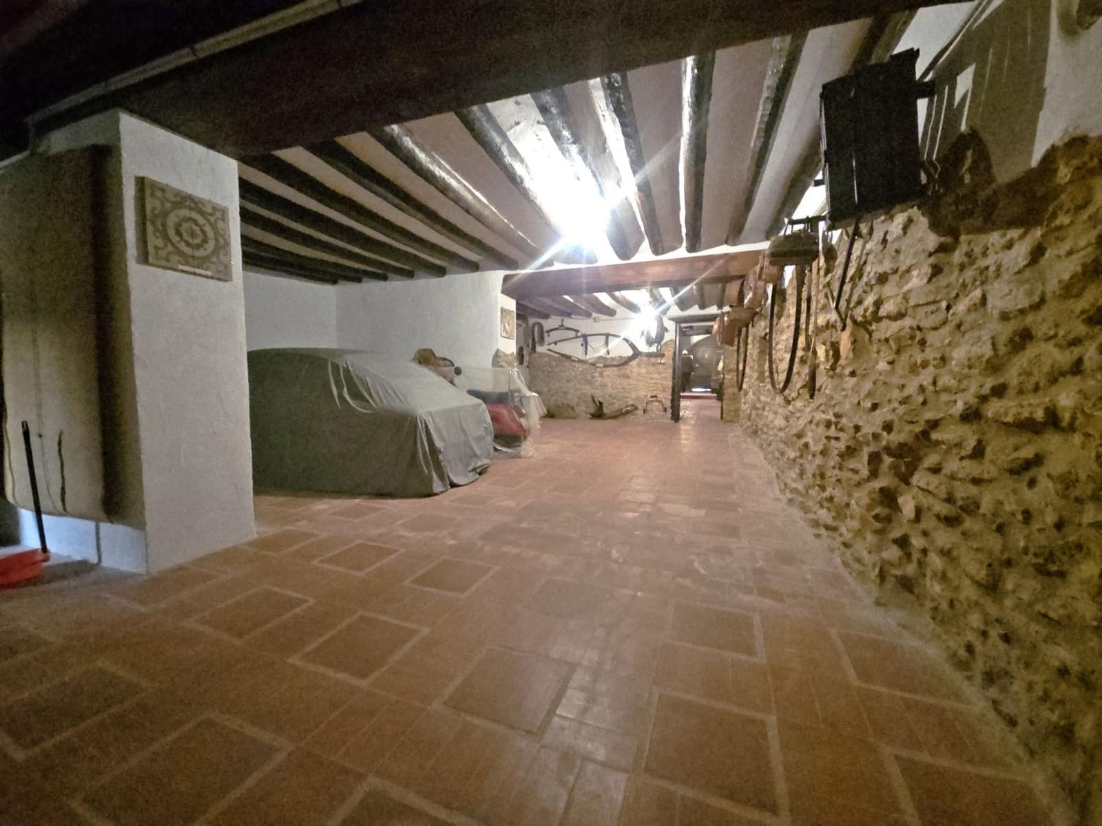 7 soverom Hotell til salgs i Calig med garasje - € 170 000 (Ref: 8951651)