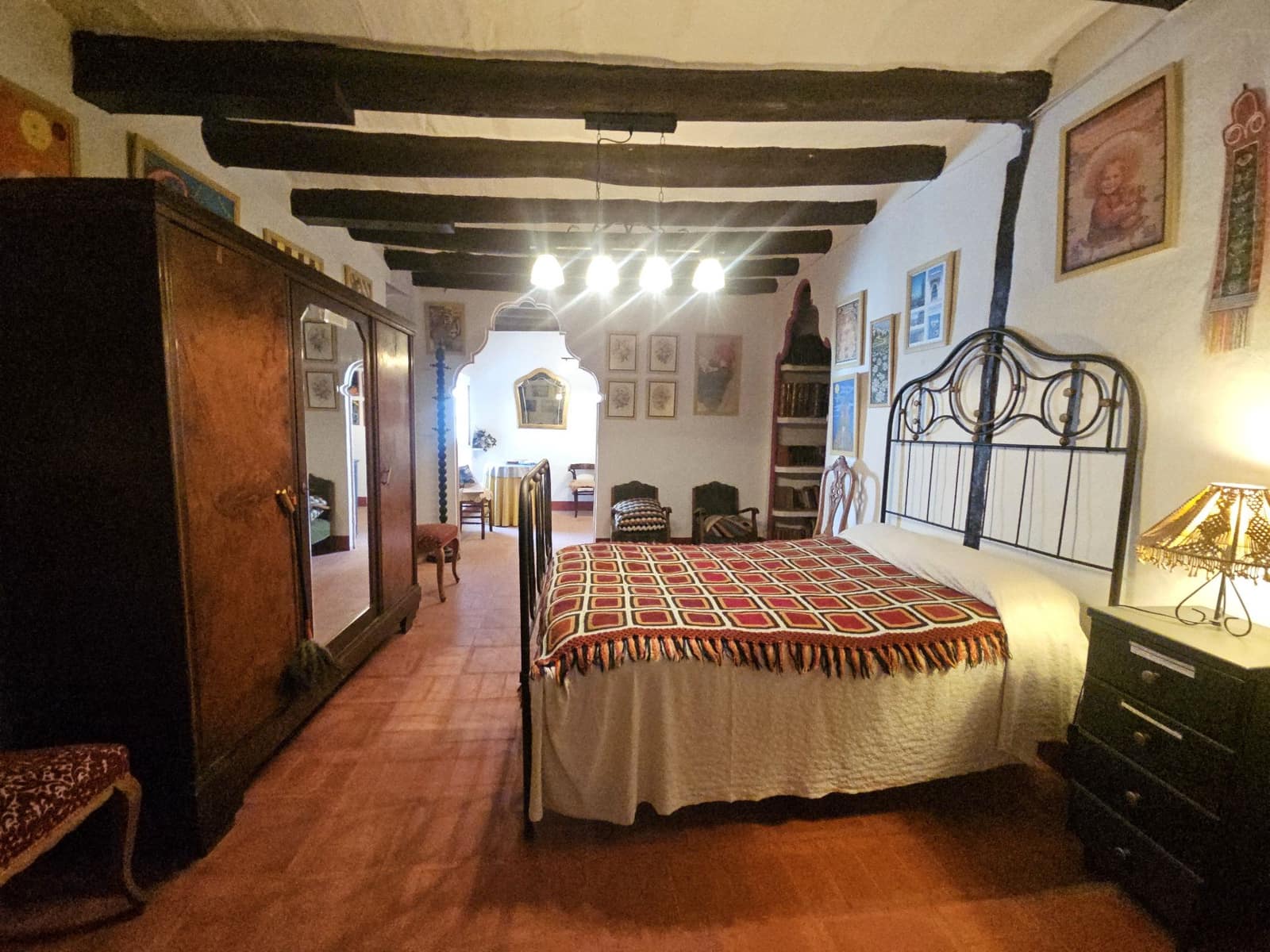 7 soverom Hotell til salgs i Calig med garasje - € 170 000 (Ref: 8951651)