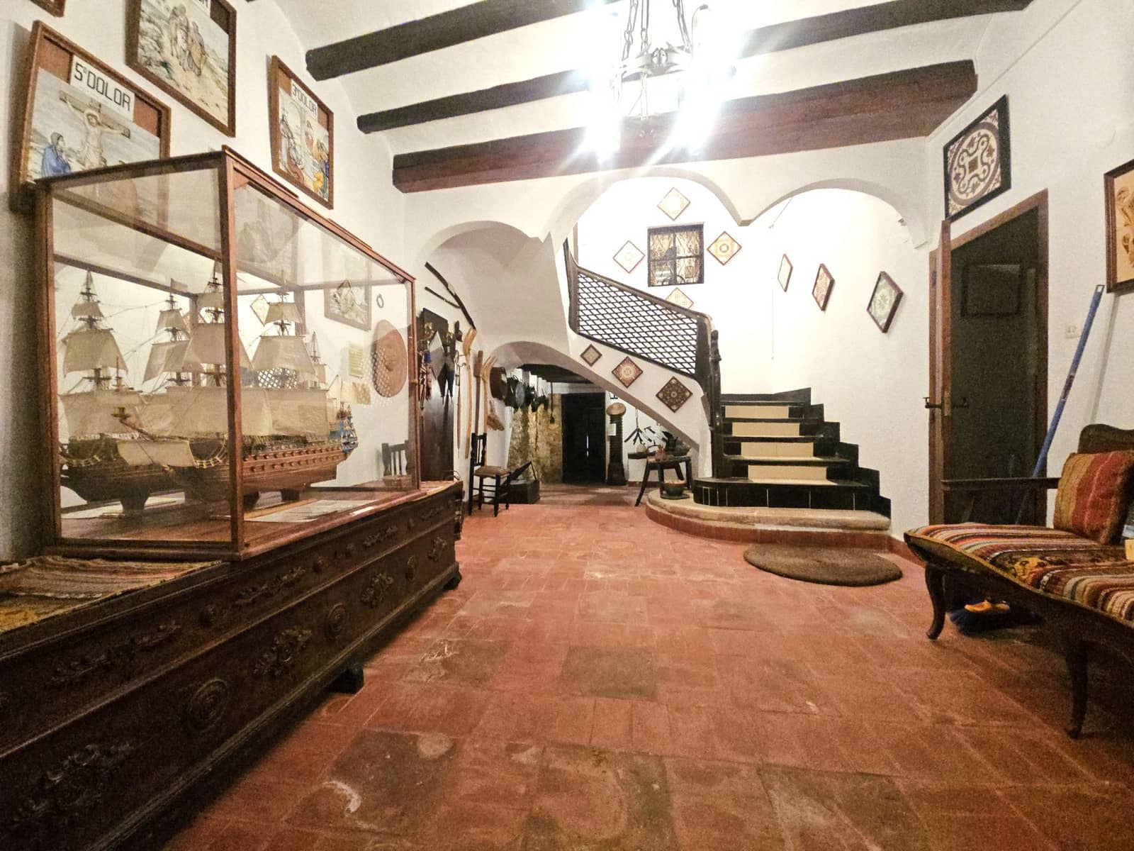 7 soverom Hotell til salgs i Calig med garasje - € 170 000 (Ref: 8951651)