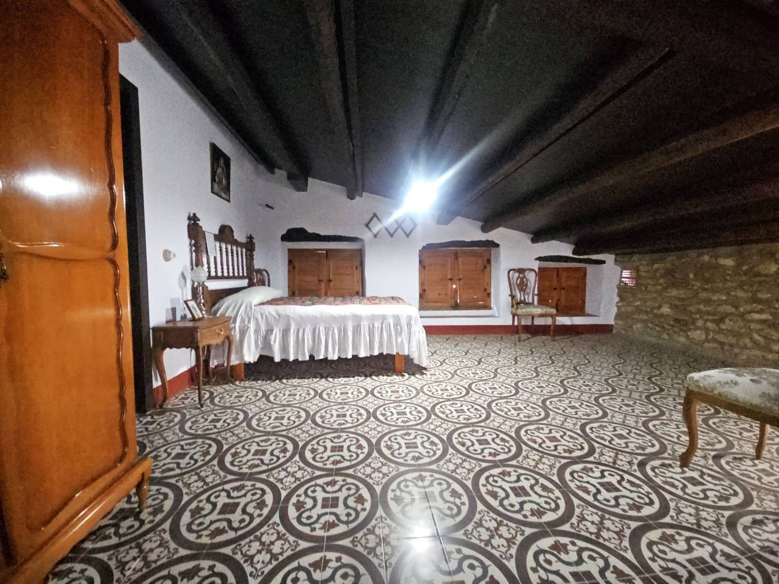 7 soverom Hotell til salgs i Calig med garasje - € 170 000 (Ref: 8951651)