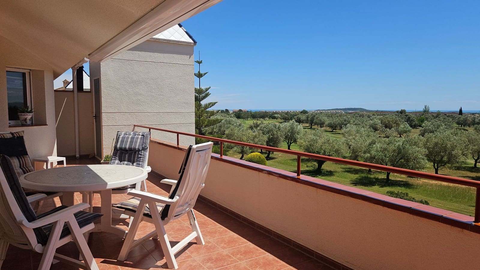 2 soveværelse Penthouse til salg i Sant Jordi med swimmingpool - € 299.000 (Ref: 9012946)