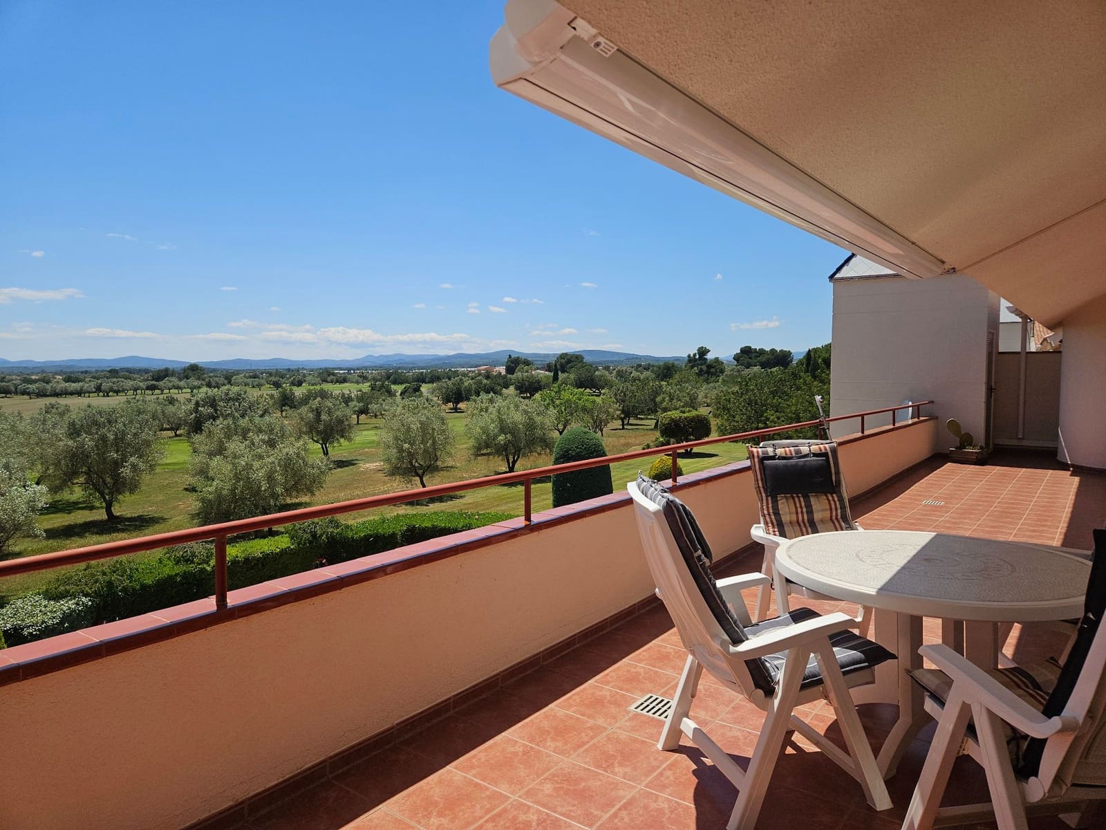 2 soveværelse Penthouse til salg i Sant Jordi med swimmingpool - € 299.000 (Ref: 9012946)