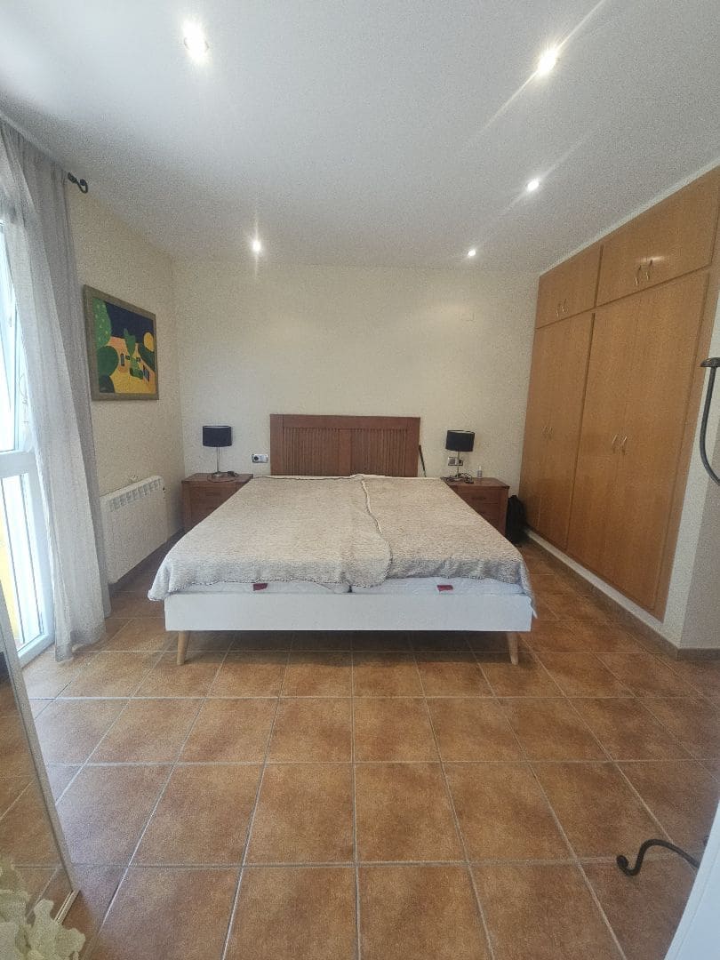 3 soveværelse Villa til salg i Calig med swimmingpool garage - € 649.000 (Ref: 9097625)