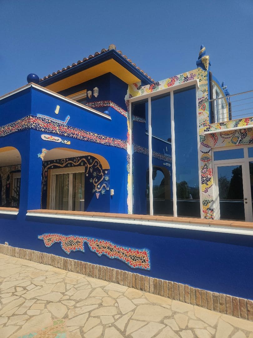 3 soveværelse Villa til salg i Calig med swimmingpool garage - € 649.000 (Ref: 9097625)