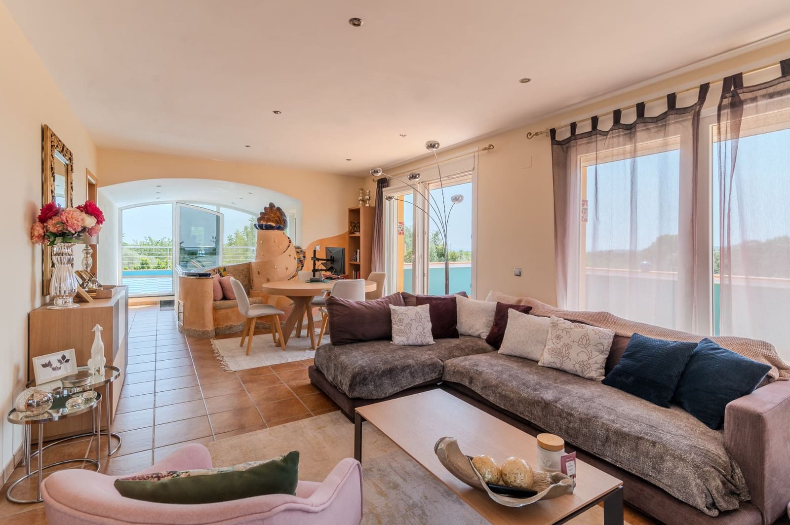 3 soveværelse Villa til salg i Calig med swimmingpool garage - € 649.000 (Ref: 9097625)