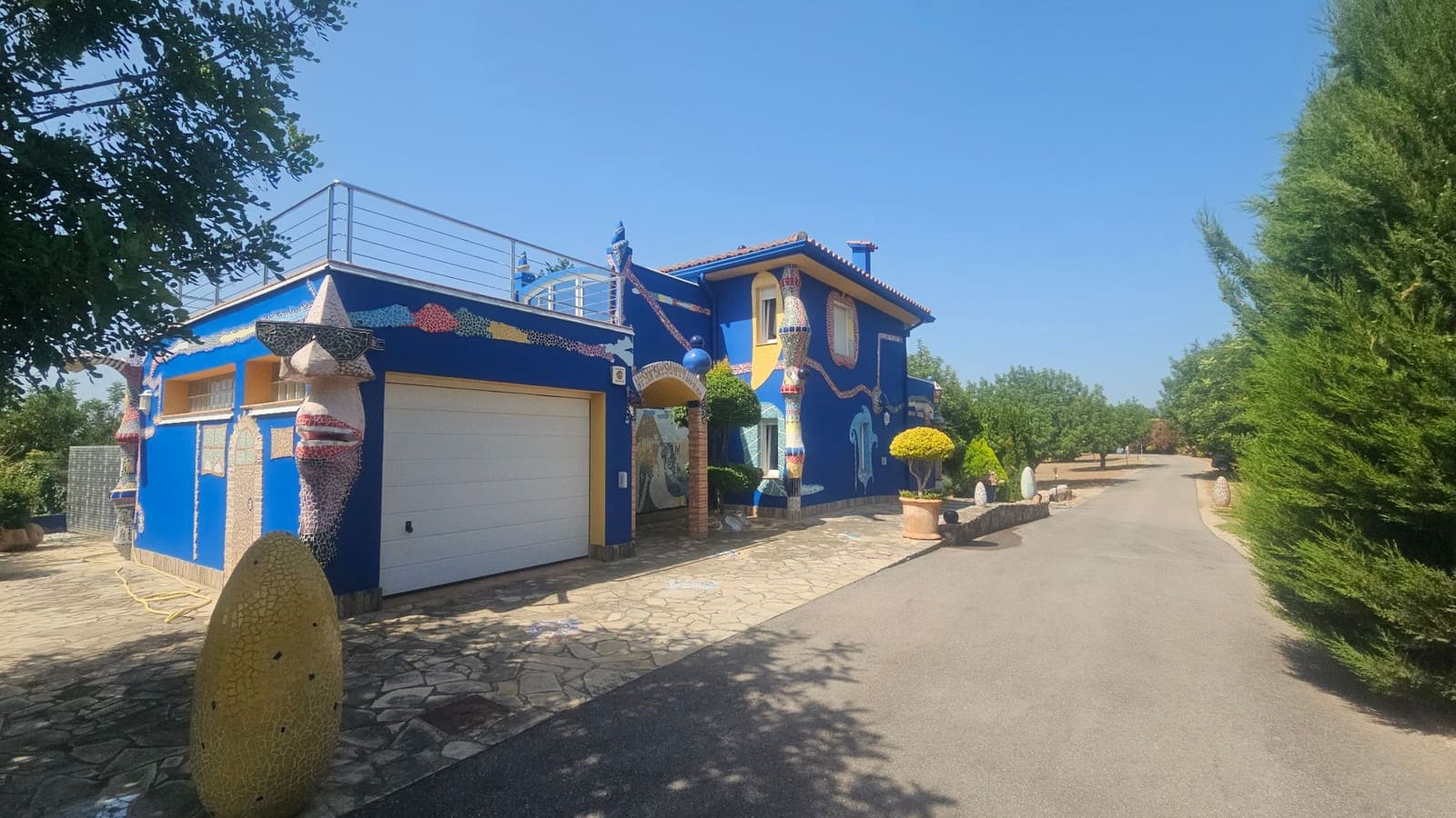 3 soveværelse Villa til salg i Calig med swimmingpool garage - € 649.000 (Ref: 9097625)