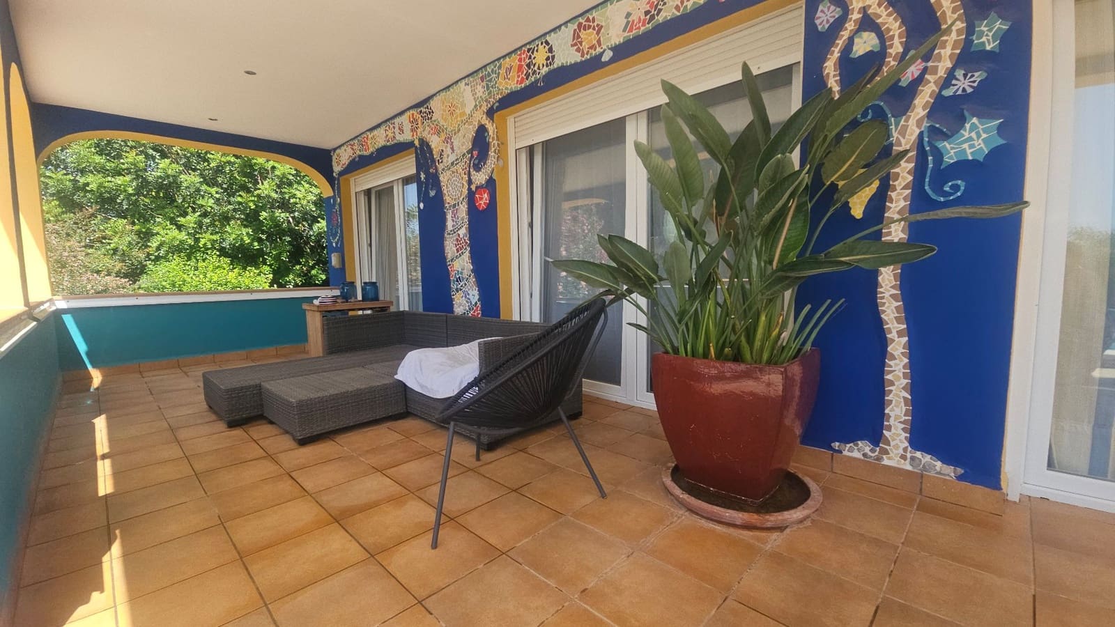 3 soveværelse Villa til salg i Calig med swimmingpool garage - € 649.000 (Ref: 9097625)