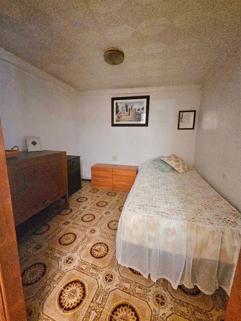 5 makuuhuone Omakotitalo myytävänä paikassa Calig - 65 000 € (Ref: 9133847)