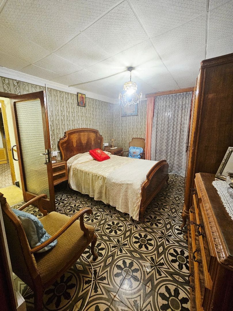 5 makuuhuone Omakotitalo myytävänä paikassa Calig - 65 000 € (Ref: 9133847)