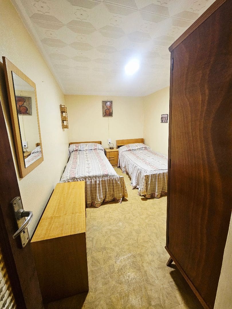 5 makuuhuone Omakotitalo myytävänä paikassa Calig - 65 000 € (Ref: 9133847)