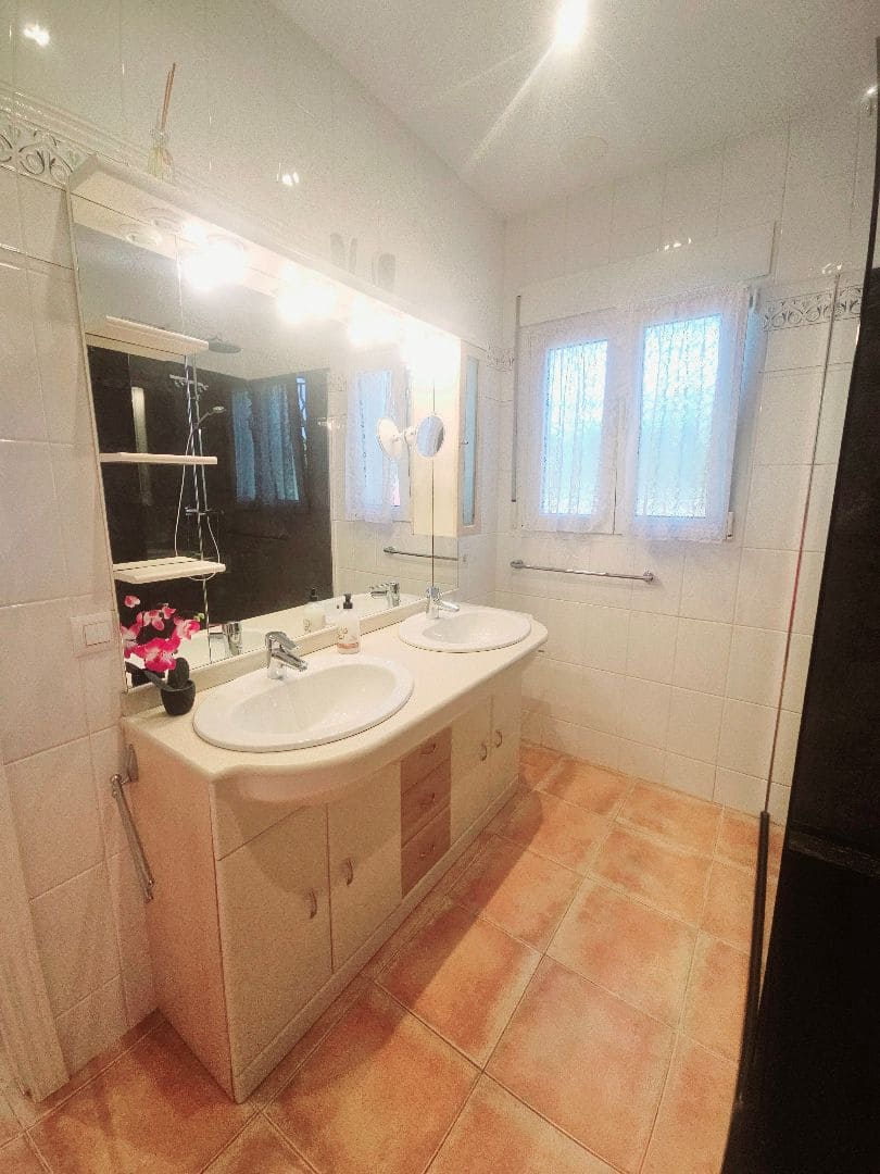 3 sypialnia Willa na sprzedaż w Vinaros z basenem garażem - 395 000 € (Ref: 9218991)