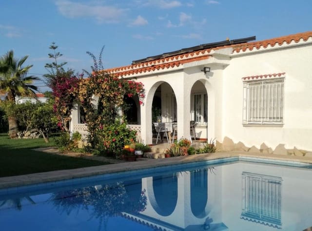 3 soveværelse Villa til salg i Vinaròs med swimmingpool - € 499.000 (Ref: 9223667)