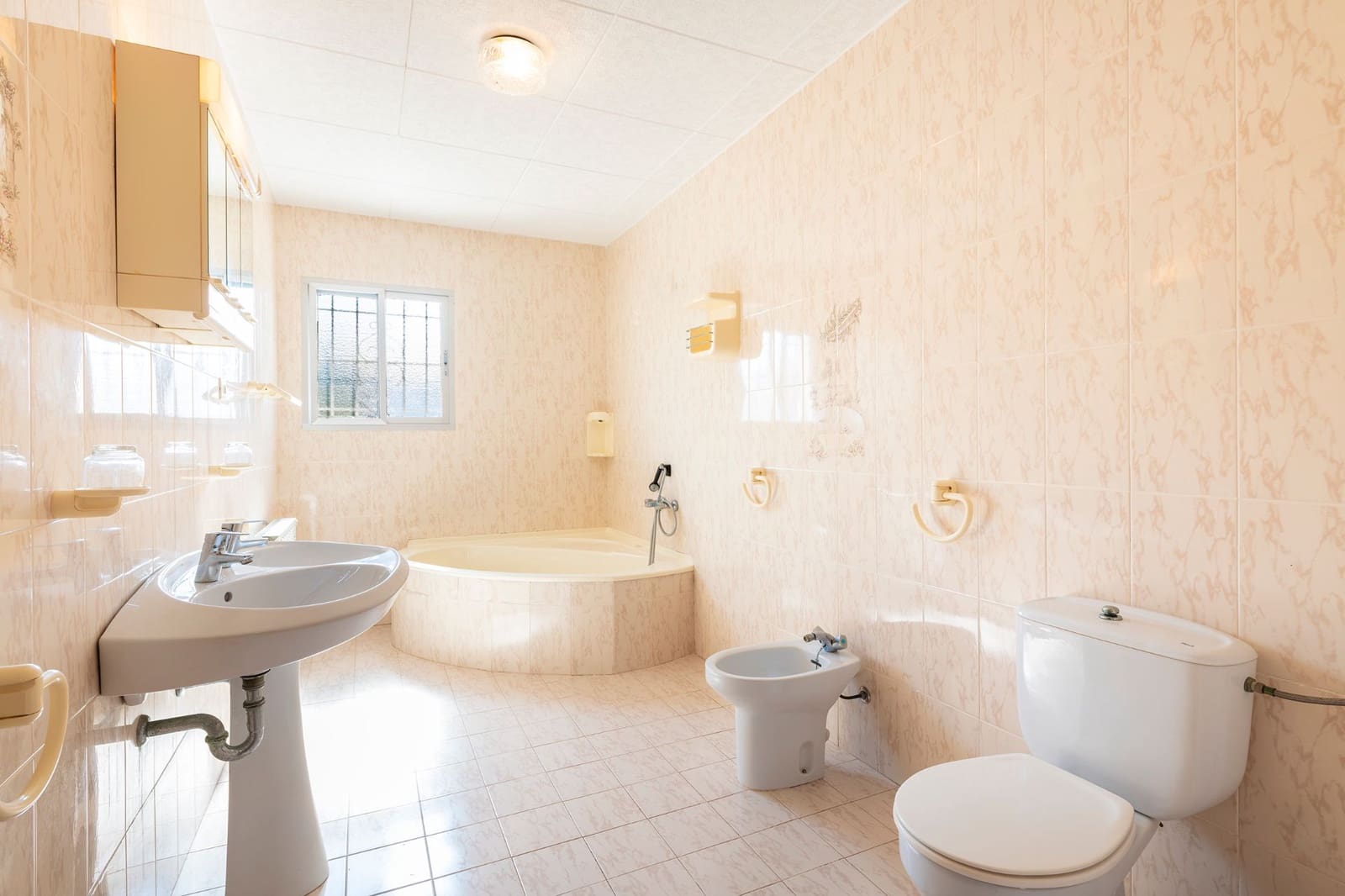 4 slaapkamer Villa te koop in Vinaros met zwembad garage - € 687.000 (Ref: 9296155)