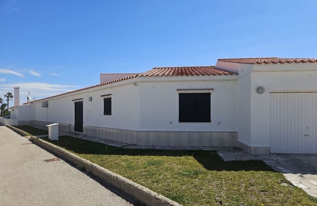 4 slaapkamer Villa te koop in Vinaròs met zwembad garage - € 687.000 (Ref: 9296155)