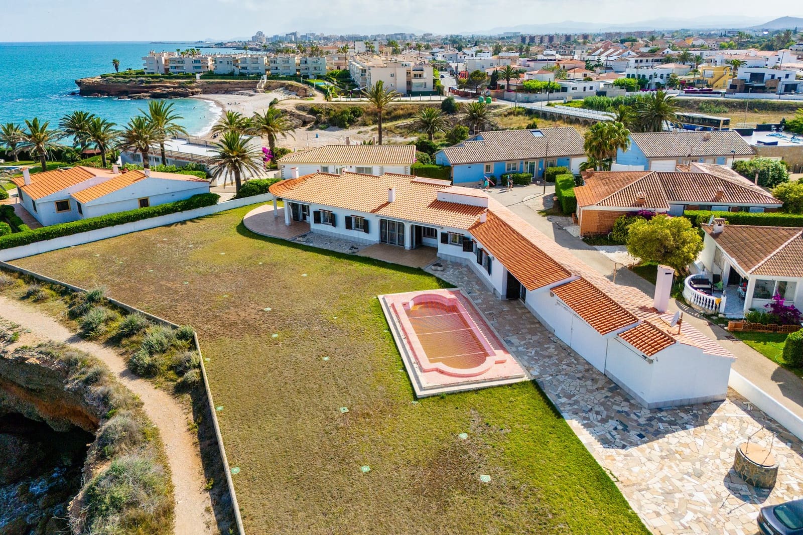 4 slaapkamer Villa te koop in Vinaros met zwembad garage - € 687.000 (Ref: 9296155)