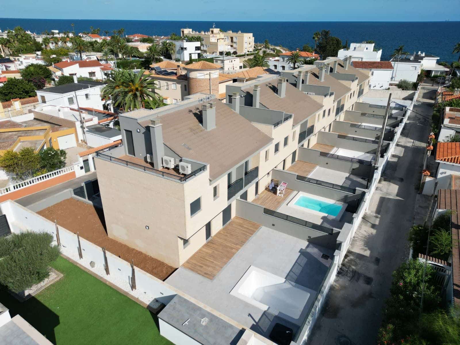 3 sypialnia Dom na sprzedaż w Vinaros z basenem garażem - 271 500 € (Ref: 9332863)