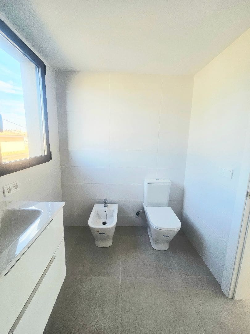 3 sypialnia Dom na sprzedaż w Vinaros z basenem garażem - 271 500 € (Ref: 9332863)